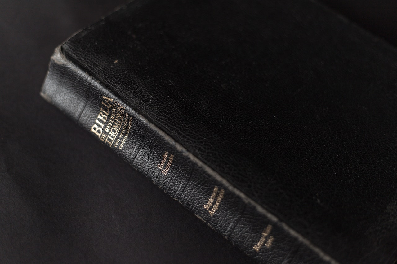 Una scuola americana ha vietato la Bibbia: contiene volgarità e violenza