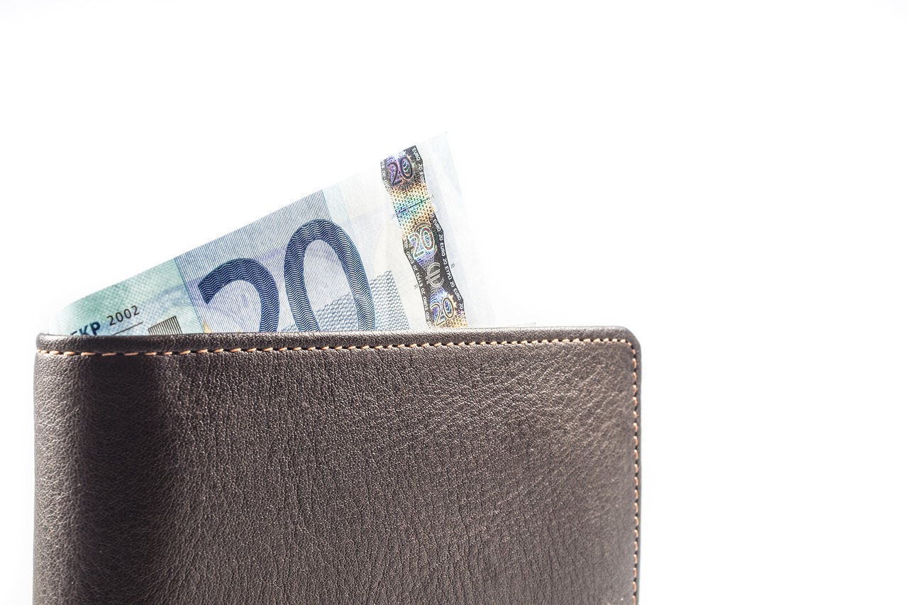 6 in condotta per 20 euro: ecco cosa succede quando non si pagano i debiti con la scuola